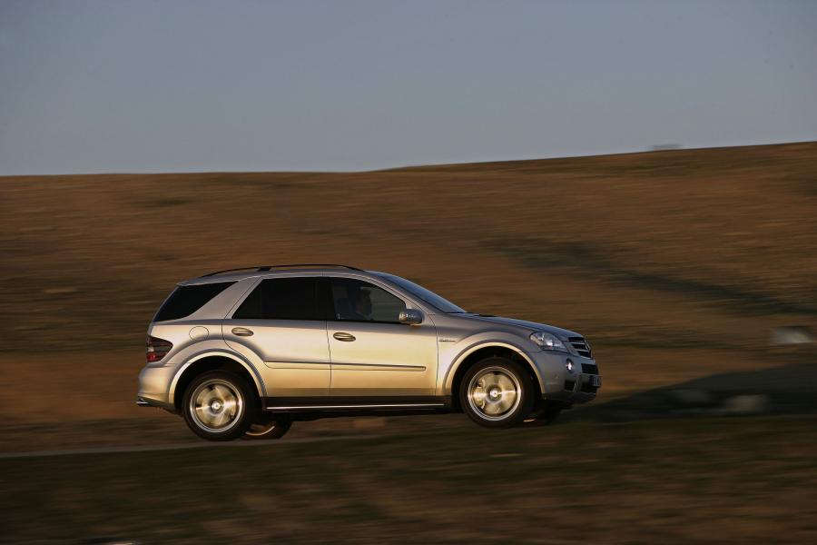  Mercedes-Benz ML63 AMG 2007 года  (фото 5 из 42)